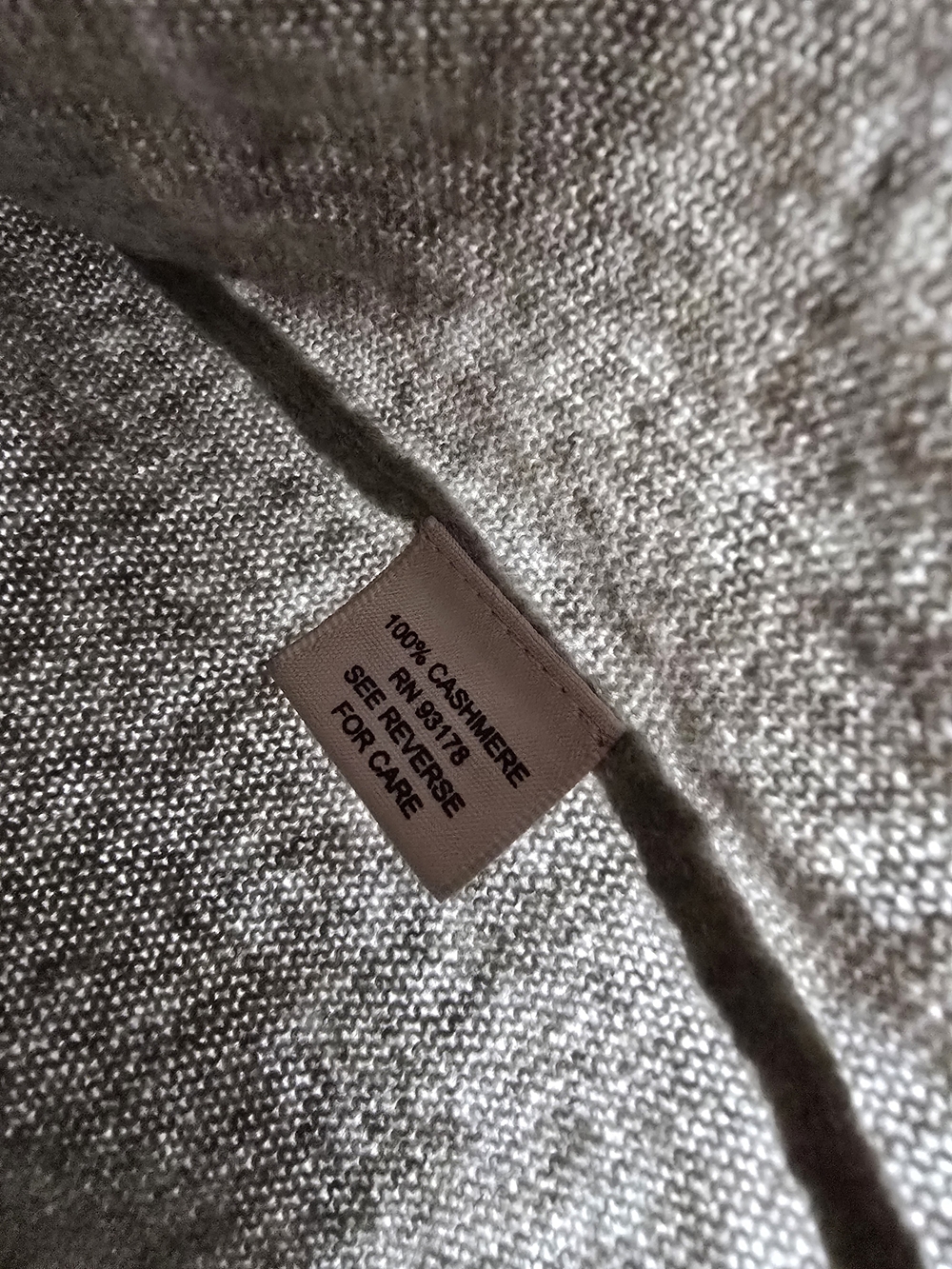 Philosophy 100% Cashmere Gray Crewneck Sweater with White Star Pattern - Picture 5 of 6
